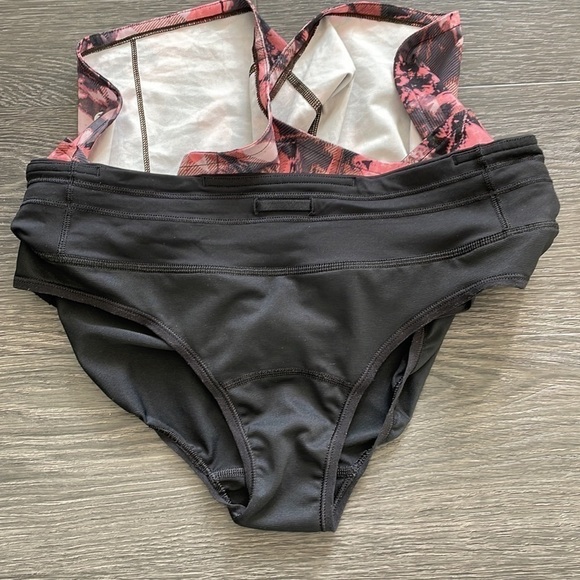 Sz4 Lululemon Speed Up Short 2.5” in Translucence Alpine White Multi/Black EUC - Picture 12 of 12